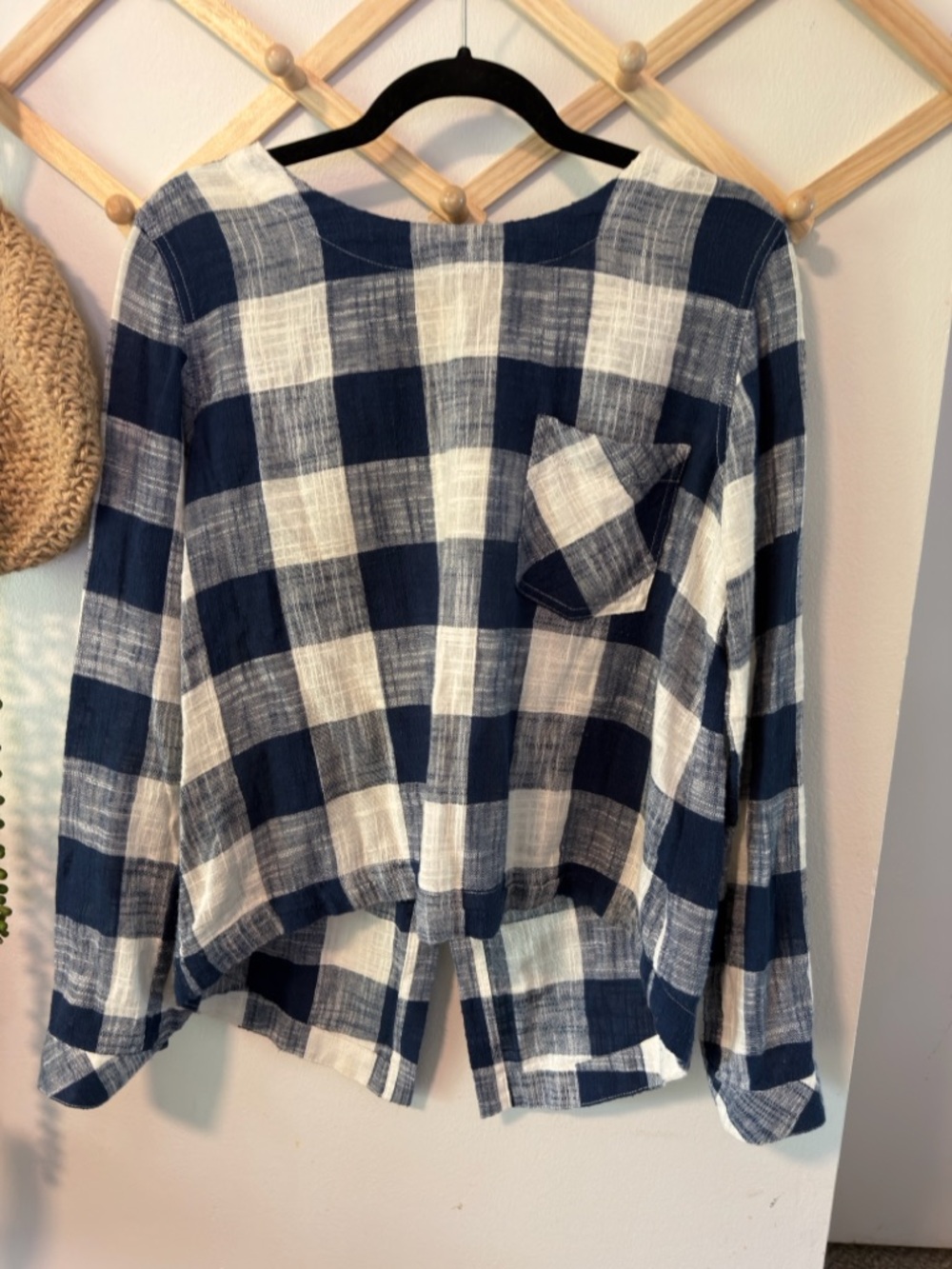Anthropologie Cloth & Stone Blouse Linen Blend‎ M Navy Blue White Buffalo Plaid - Picture 4 of 10
